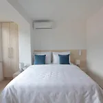 Deluxe Bellevue